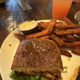 GF Bun & Scallion Sauce (gf) (v)