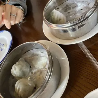 D5.shrimp Cilantro Dumpling (4Pcs) D5.(4)