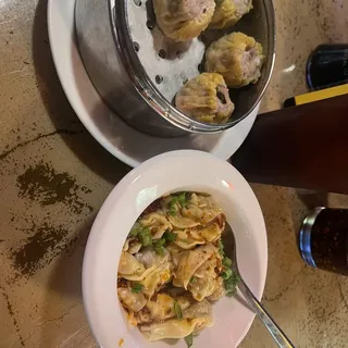 D11.hot Oil Wonton (Duroc Pork)(8Pcs) D11.()(8)