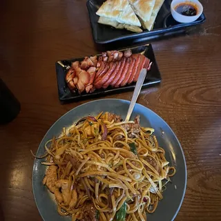 Combo Lo Mein ( Beef Chicken Shrimp)