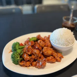 *Gluten-Free L4. General Cao Chicken Lunch Special *have to tell server you need gluten free*