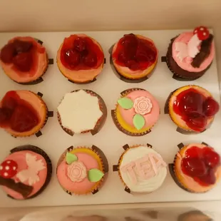 Vanilla  and milk chocolate butter cream cupcakes