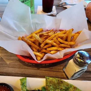 A whole bunch of tasty fries!
