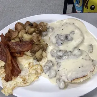 Belly buster, excellent sausage gravy