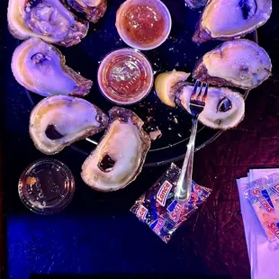 a platter of oysters