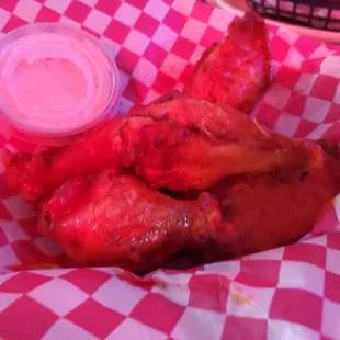 Big wings [6]