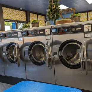 Busy Bee Laundry - Hutchinson, KS