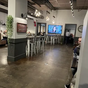 Empty seats and 20 people waiting.