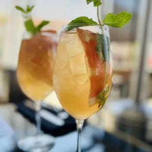 Special cocktail (Rose+Grapefruit Juice)