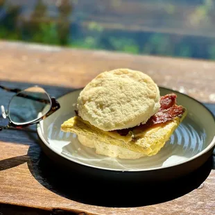 a biscuit sandwich on a plate