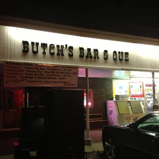the outside of the restaurant