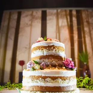 Vegan vanilla bourbon wedding cake delivered to our venue- serves 45!