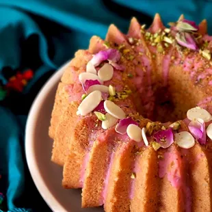 Thandai-spiced Pound Cake (Eggless)