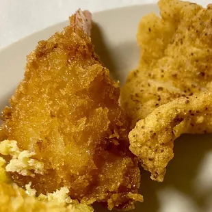 Cornbread, fried shrimp, fried fish