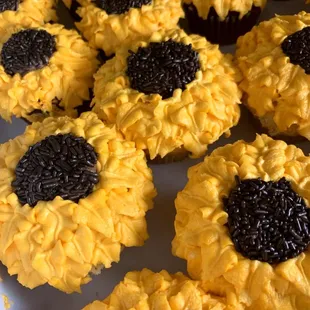 Banana, chocolate, vanilla &amp; red velvet flavored cupcakes fit for our sunflower themed bridal shower!