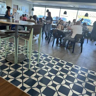 Side dining area