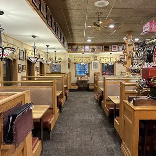 sushi and sashimi, interior