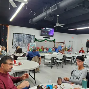 The early bird get the worm! Fantastic Christmas dinner!