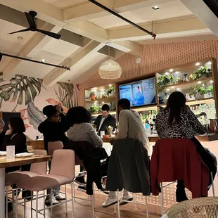 sushi and sashimi, interior