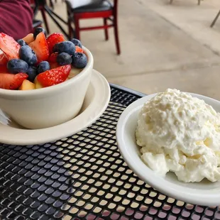 Berries, Cottage Cheese