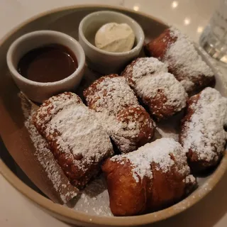 BEIGNETS