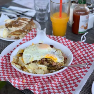 Whole Hog Skillet