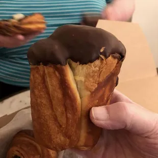 Boston Cream Pie Cruffin