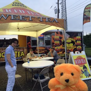 Buttman BBQ on south bound of 41