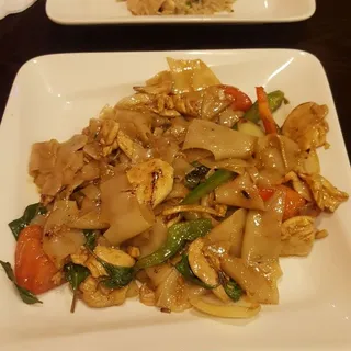 Drunken Noodle