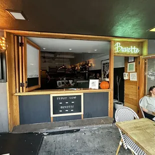 Entrance (easy to mistake it for the Tipsy Cow next door)