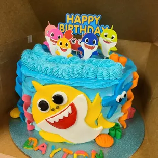 Baby shark cake
