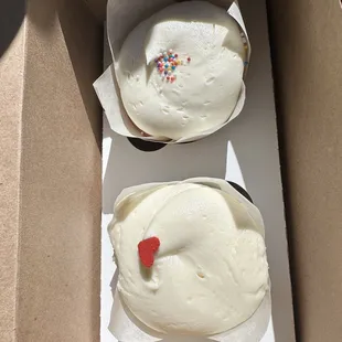 Red Velvet Cupcake, Vanilla/Vanilla