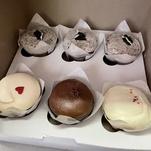 3 cookies and cream, 1 red velvet, 1 Double Chocolate, 1 Vanilla Chiffon Cake