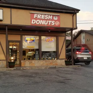 Outdoor view of Buzzcup