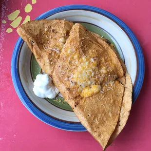 The buzzard dilla is huge &amp; yummy.