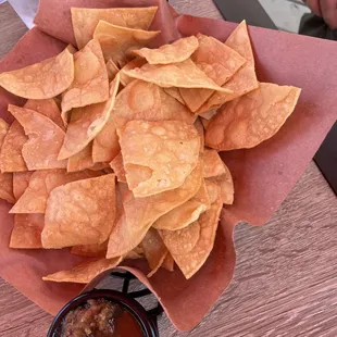 Chips with guacamole and salsa
