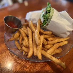 Veggie wrap with fries