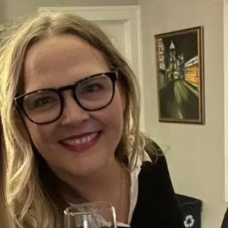 Angela O.