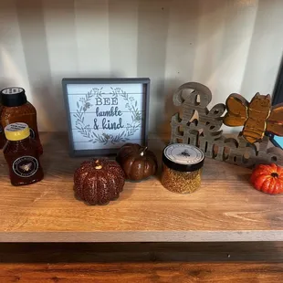 Cute decor! I have never found bee pollen not online to take home for your own treats.