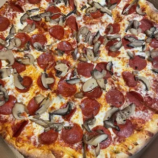 Large pepperoni and mushroom