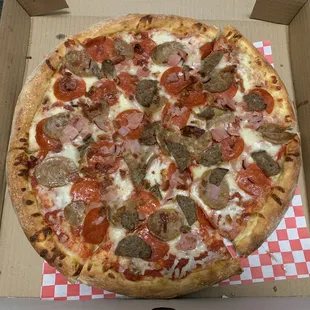Meat pizza.