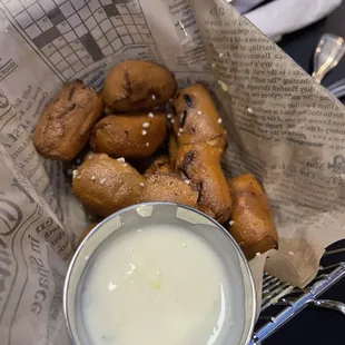 Pretzel bites with cheese