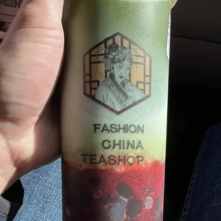 D6. Strawberry Matcha Latte