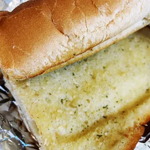 Soft smothered garlic bread