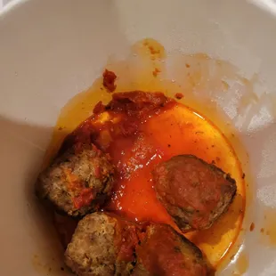 Normally when I order 10 meatballs I get a fair amount of sauce. As you can see they are dry. Very disappointed.