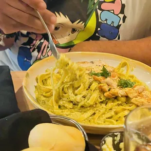 Pistachio Pesto chicken Pasta!!