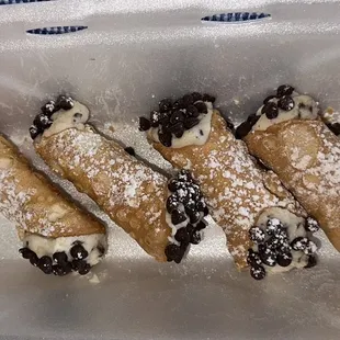 Small Cannoli