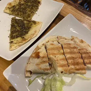 Zaatar Pie  Lahmebaajeen Pie