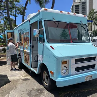 Truck in Waikiki