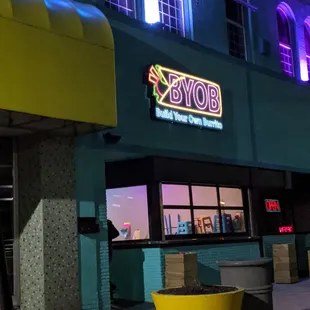 the outside of a restaurant